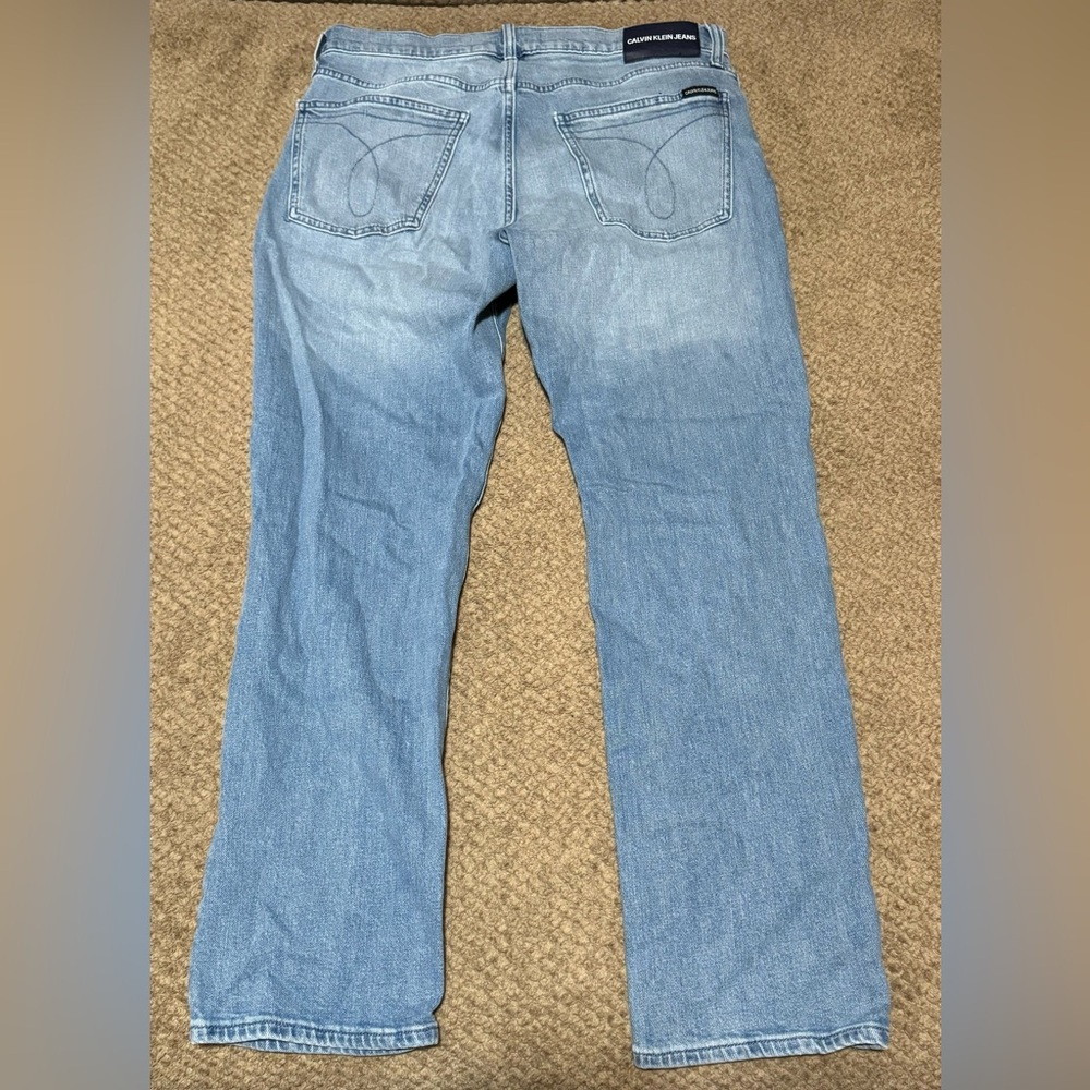 Calvin Klein Men’s 33x30 Light Wash Straight Jeans Excellent Condition